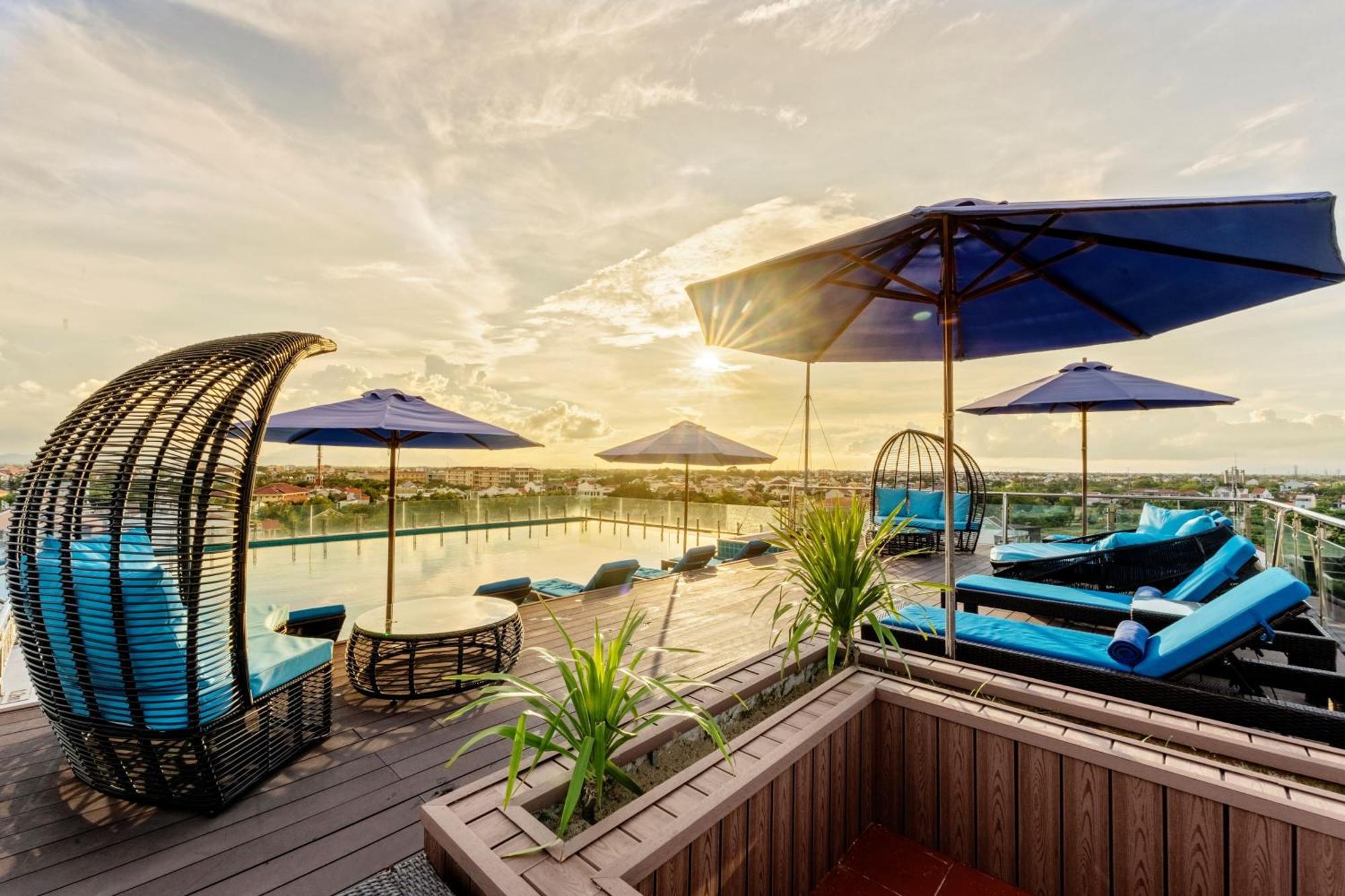 Qualia De Hotel Hoi An - Rooftop Bar City View Exterior photo