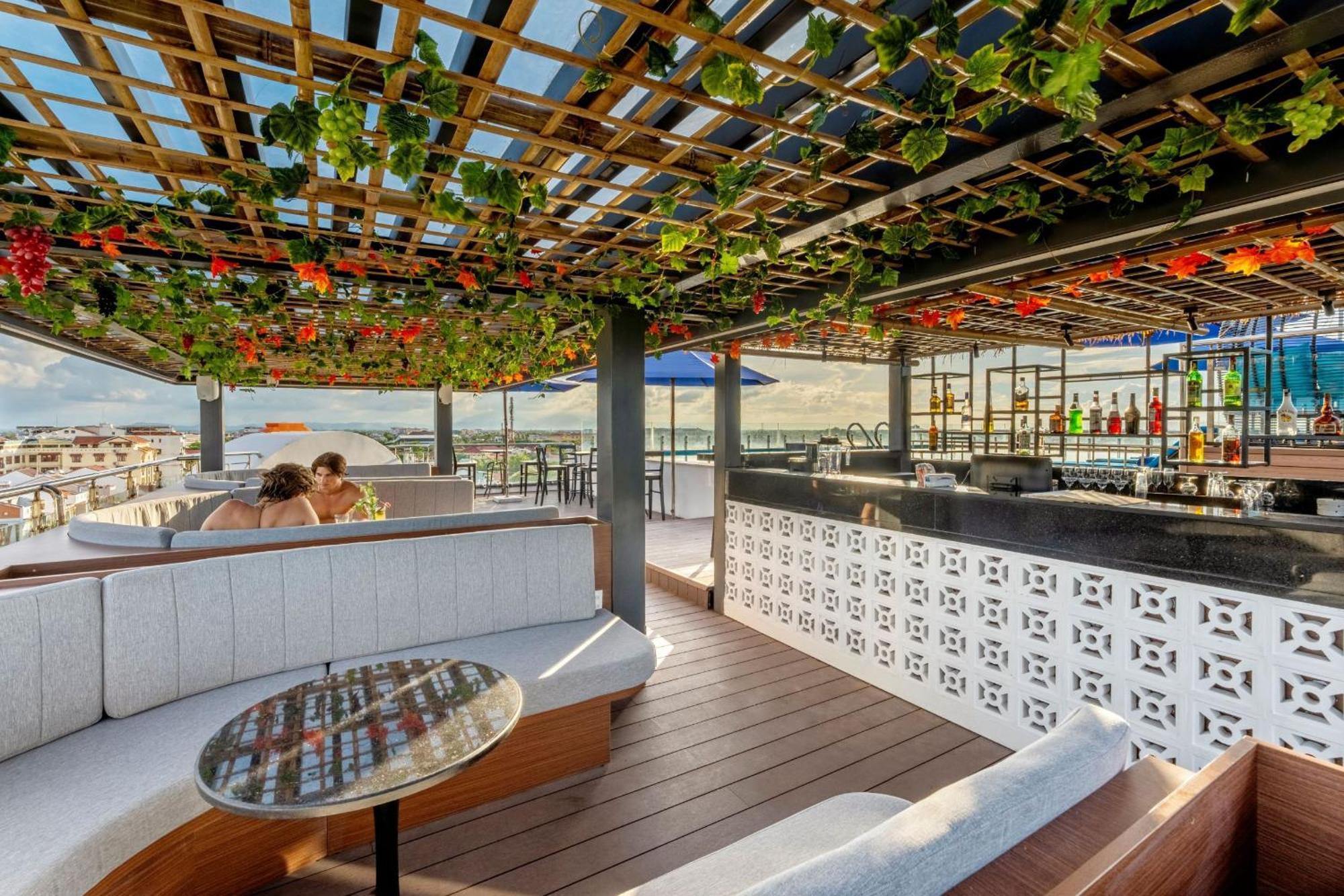 Qualia De Hotel Hoi An - Rooftop Bar City View Exterior photo